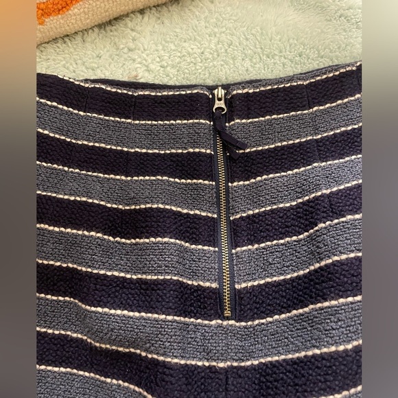 EUC LOFT Business Casual Pencil Skirt - Picture 3 of 5